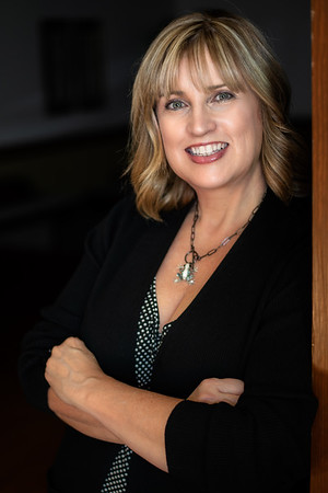 Kim headshot final 010621